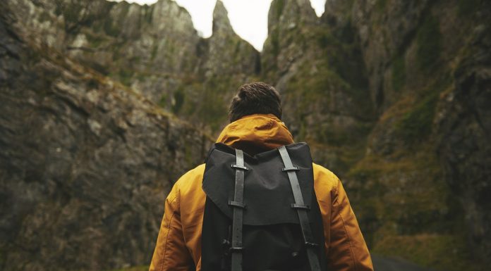 Senderismo en solitario: una experiencia de conexión con la naturaleza senderismo en solitario